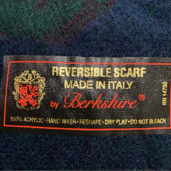Berkshire Reversible Made in Italy Scarf - Picture 2 of 4